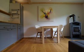 Ruhiges Ferienhaus Am Waldrand Mit Sauna Und Kamin - Hellaberg II